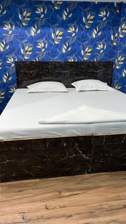 Krishna P. Guest House Varanasi Esterno foto