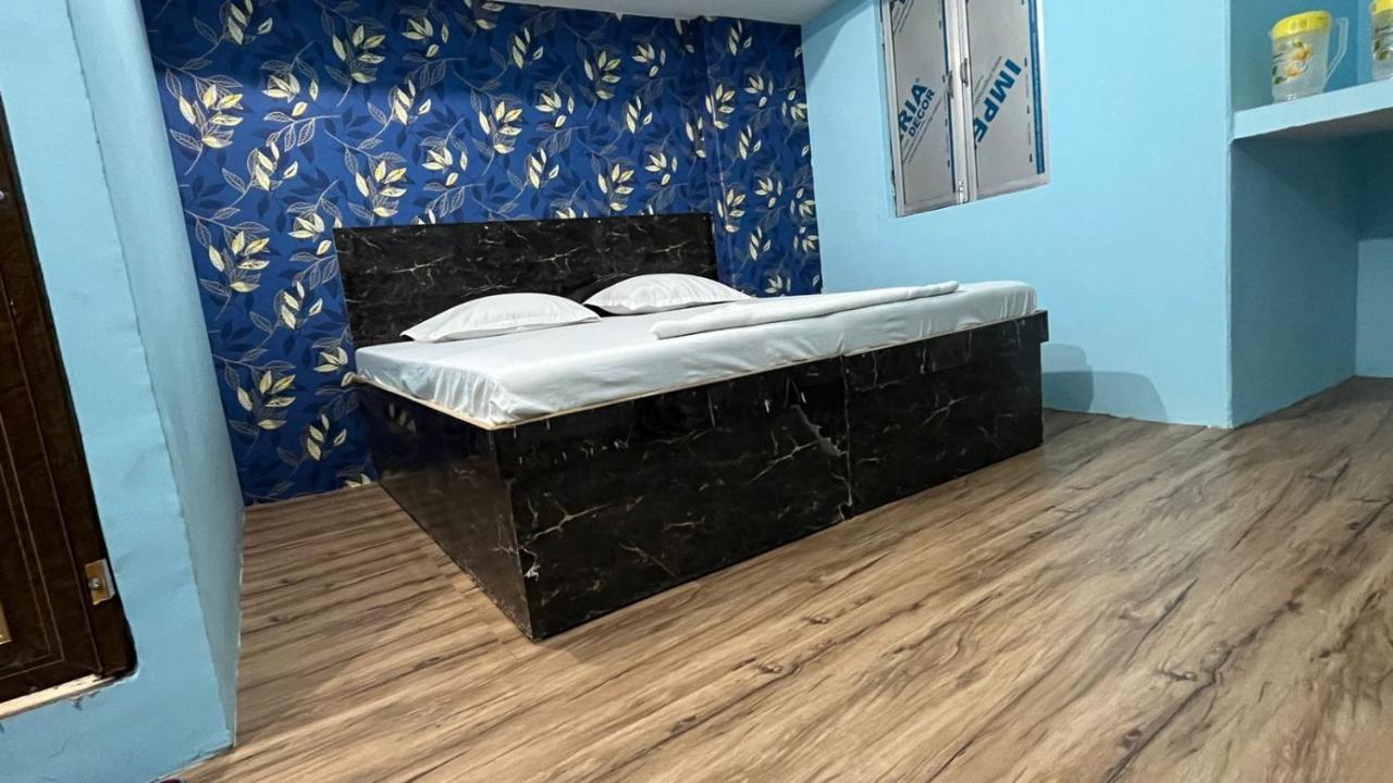 Krishna P. Guest House Varanasi Esterno foto